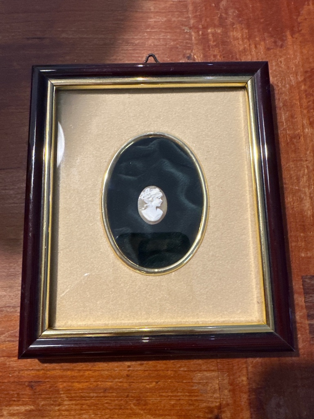 Artigianato Torrese Hand carved cameo from Itsly
